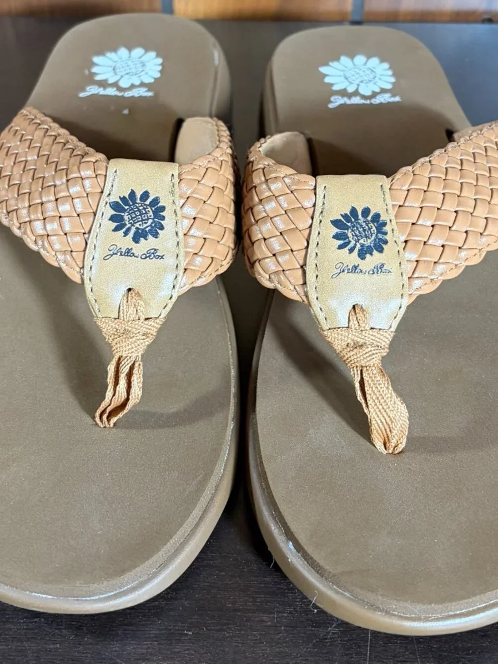Yellow Box Gracia Sandals Flip Flops Basketweave Strap Tan Womens Sz 11 - EUC - Picture 2 of 9